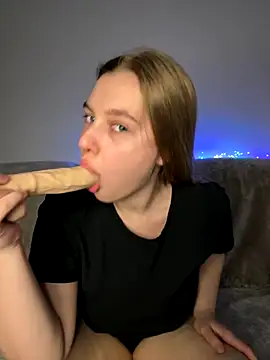 Snapshot of freiiaflower chatting on October 24, 8:49 pm freiiaflower online show from October 24, 8:49 pm