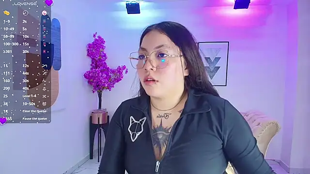 Isa reel online show from March 25, 8:23 pm