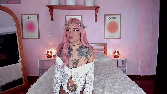 AliceBanks online show from October 31, 1:26 pm