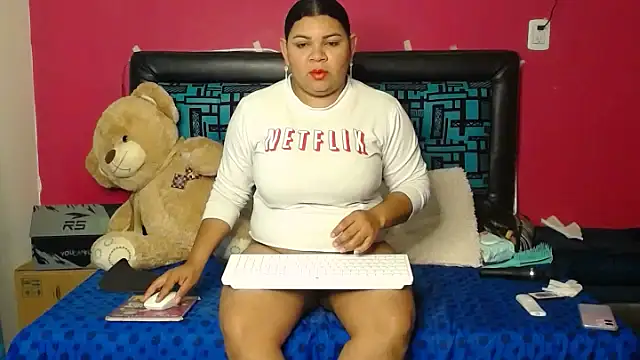 Snapshot of karolhot916 chatting on September 11, 8:36 am karolhot916 online show from September 11, 8:36 am