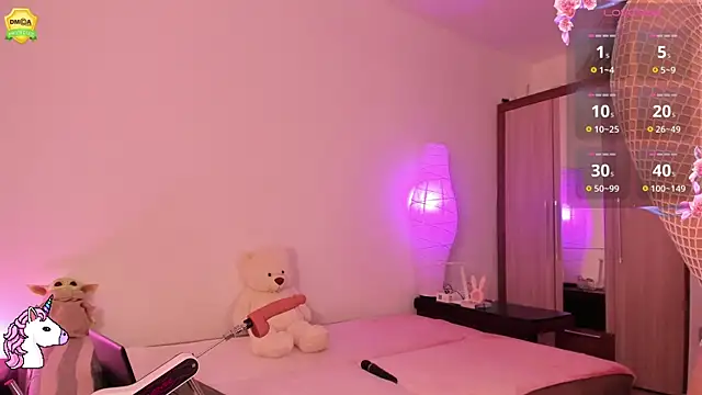 EvaUniporn online show from September 9, 3:01 pm