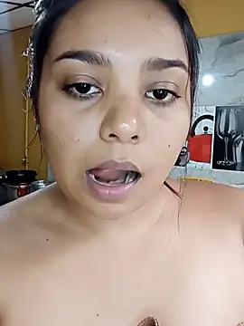 stefanie010 online show from May 14, 6:36 pm
