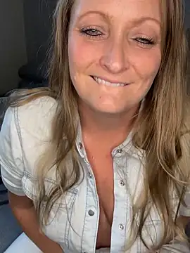 HoneyBluex online show from October 27, 3:18 pm