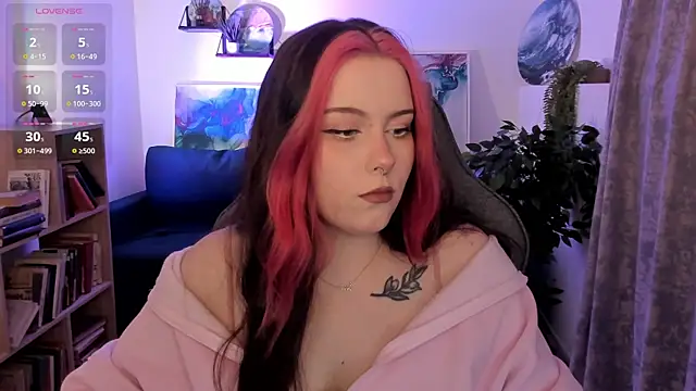 CoralineKeyns online show from March 31, 5:40 am