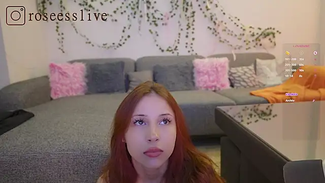 ROSEESS online show from November 15, 1:56 pm