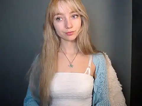 LuciaYoung online show from November 12, 7:23 pm