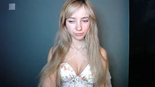 LuciaYoung online show from December 14, 7:36 am