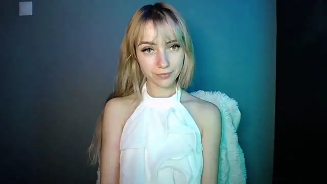 LuciaYoung online show from December 22, 7:50 pm