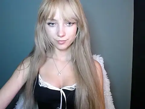 LuciaYoung online show from October 29, 7:27 pm