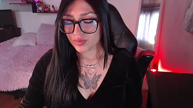 Snapshot of MissDennise chatting on September 25, 7:45 pm MissDennise online show from September 25, 7:45 pm