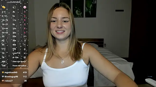 ThreeshaWhite online show from June 22, 3:25 am