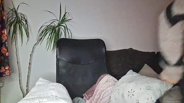 Cyndee Winter online show from December 20, 8:02 pm