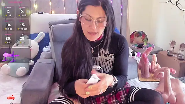 Rapunzeell  online show from November 27, 7:39 pm