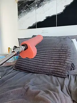 Laurahorney xo online show from March 31, 2:06 pm