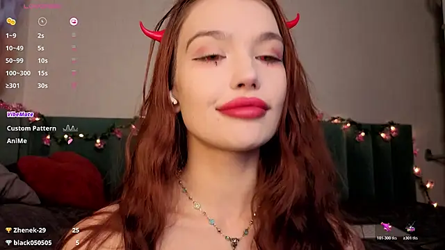 PrettyLilie online show from November 1, 12:09 pm