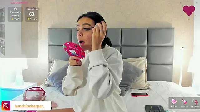 ChloeHarper  online show from March 4, 12:01 pm