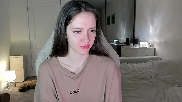 Snapshot of Sonia_moon_ chatting on October 12, 4:15 am Sonia moon online show from October 12, 4:15 am
