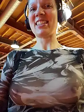 Exhibitionsplit online show from November 7, 2:22 pm