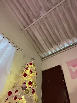 violet-333 online show from December 19, 6:11 pm