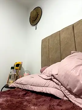 cristel 17 online show from November 7, 10:25 pm