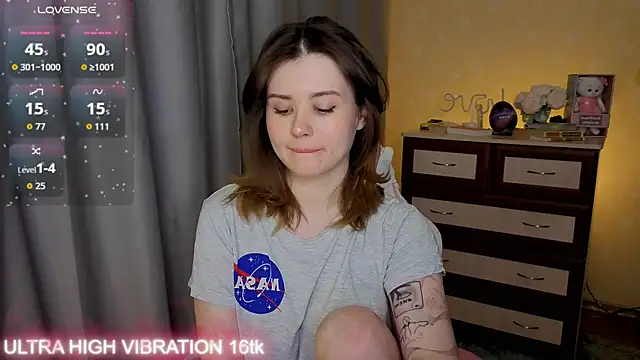 cutie mili online show from December 18, 9:58 am