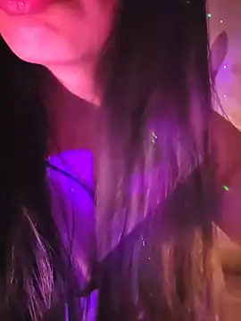 aloneathome online show from March 10, 2:21 pm