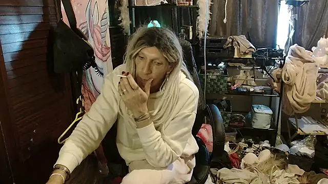 Ombeline1 online show from November 26, 2:51 pm