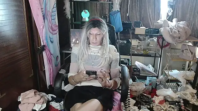 Ombeline1 online show from October 3, 10:20 am