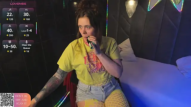 SophiePure online show from April 14, 8:09 pm