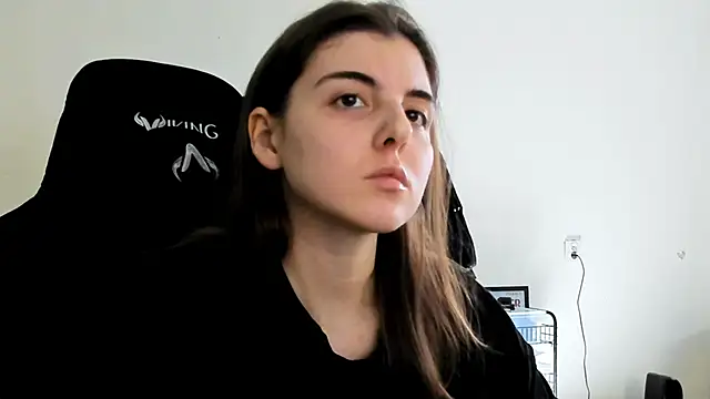 emmamurrr online show from February 4, 2:31 pm