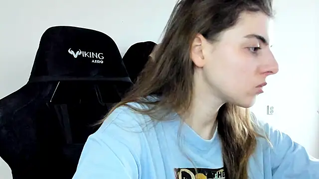 emmamurrr online show from December 1, 9:35 am