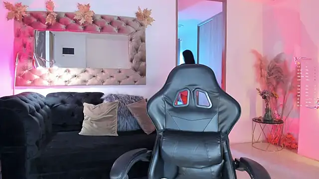 AmelyaMann online show from July 18, 1:57 pm