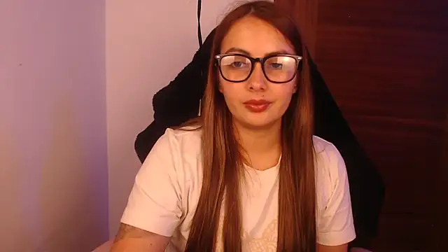 lalawhitte online show from April 14, 8:42 pm