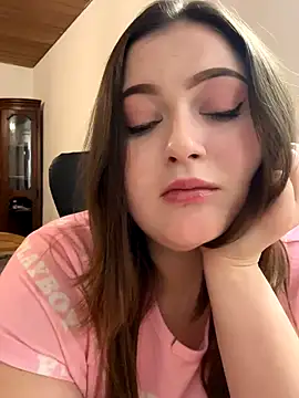 Kamilla Loop online show from November 9, 5:36 am