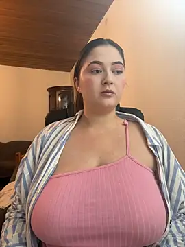 Kamilla Loop online show from October 28, 9:41 pm