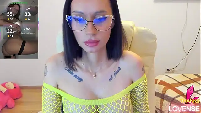 kissnicol32 online show from February 4, 4:54 pm