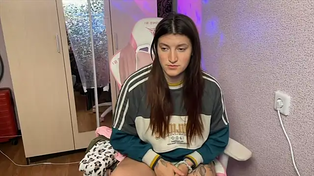 Katrin  kiss online show from May 4, 5:28 pm