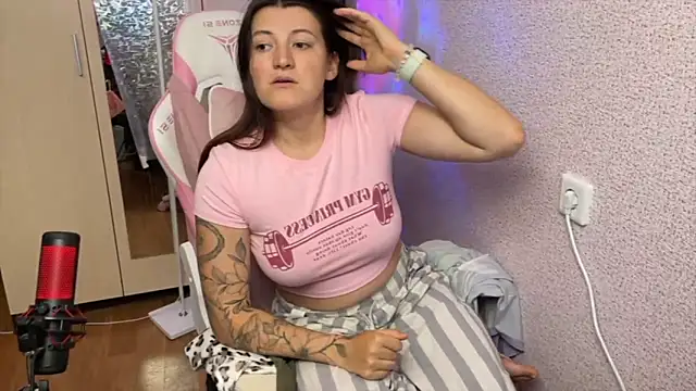 Katrin  kiss online show from May 5, 5:38 pm