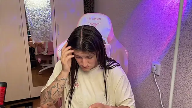 Katrin  kiss online show from June 13, 8:17 pm