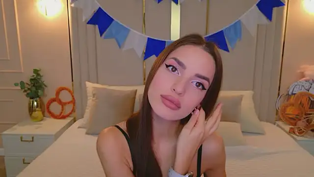 BellaHalles online show from October 3, 5:45 am