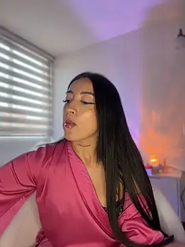 keilelewis online show from April 16, 9:39 pm