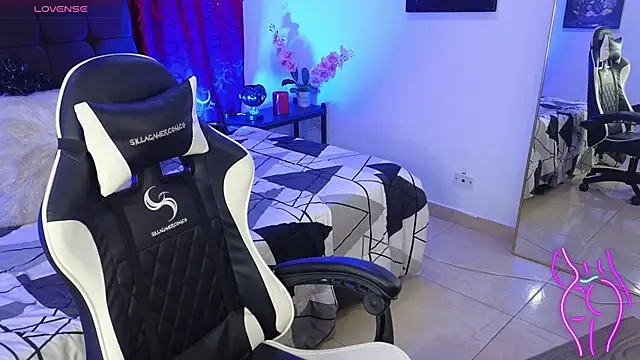 Majuu   online show from November 18, 11:44 am