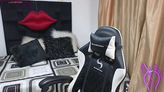 Majuu   online show from December 3, 12:18 pm