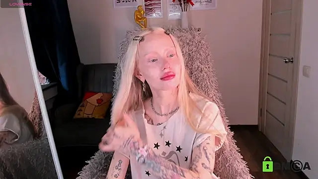 MalenaErnman online show from May 26, 10:25 am
