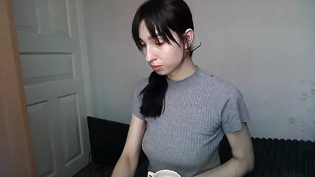 Snapshot of ElizaSwon chatting on September 23, 1:31 pm ElizaSwon online show from September 23, 1:31 pm