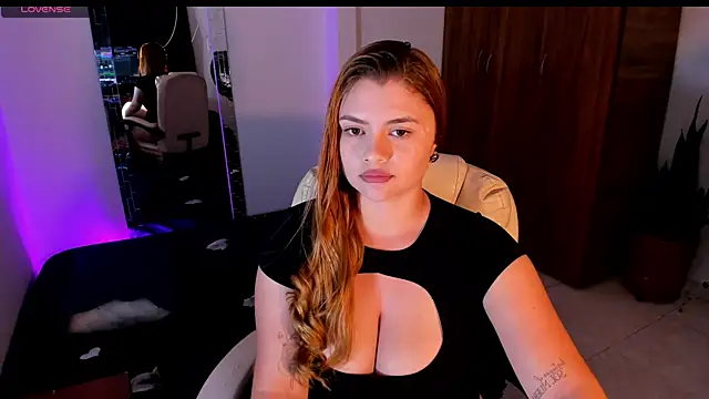 chloejones   online show from July 28, 3:08 pm