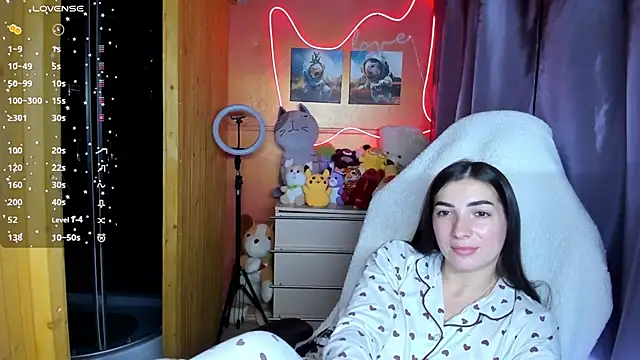 Fiery Brunette  online show from September 24, 4:50 pm