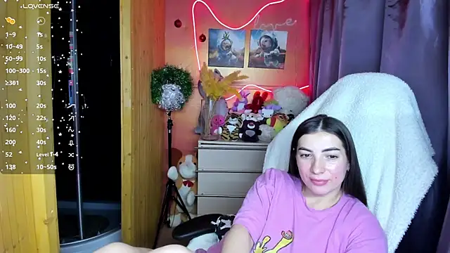 Fiery Brunette  online show from January 9, 3:27 pm