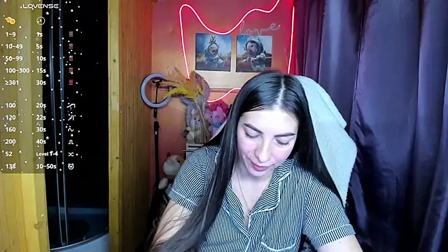 Fiery Brunette  online show from November 17, 9:54 am