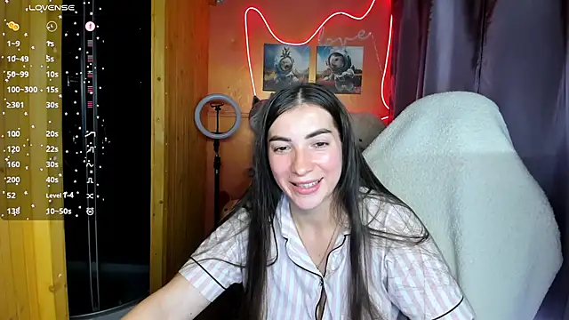 Fiery Brunette  online show from September 16, 8:11 am